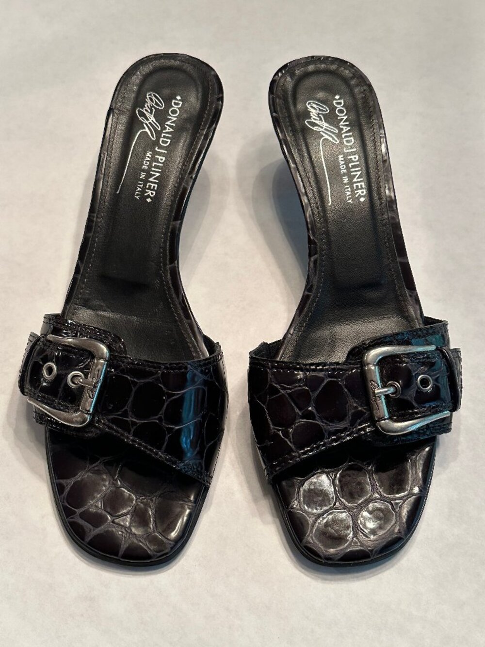 Donald J. Pliner, Italian made vintage 2008, black patent Croco leather, buckle